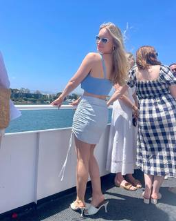 Leven Rambin feet photo thumbnail