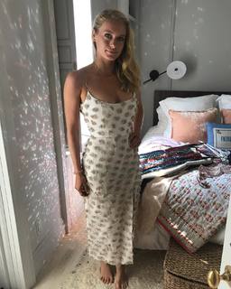 Leven Rambin feet photo thumbnail