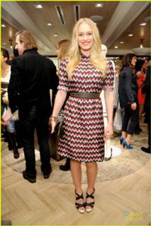 Leven Rambin feet photo thumbnail