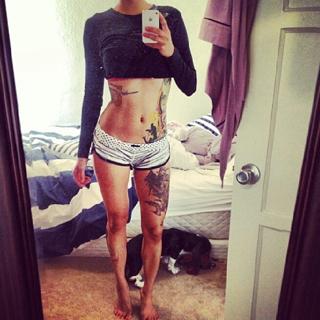 Levy Tran feet photo 1