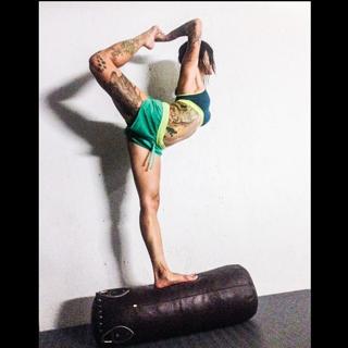 Levy Tran feet photo 17