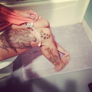 Levy Tran feet photo 12