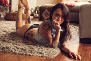Levy Tran feet photo 11
