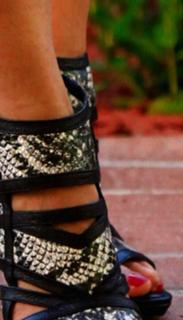 Lexa Doig feet photo thumbnail