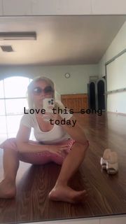 Lexee Smith feet photo 6