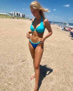 Lexi DiBenedetto feet photo 16