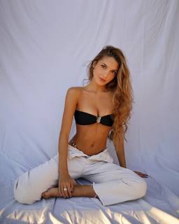 Lexi Rivera feet photo thumbnail