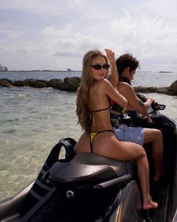 Lexi Rivera feet photo thumbnail