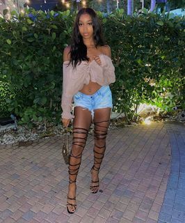 Lexie Brown feet photo 8
