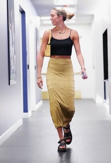 Lexie Hull feet photo thumbnail