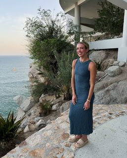 Lexie Hull feet photo thumbnail