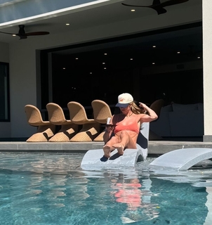 Lexie Hull feet photo thumbnail