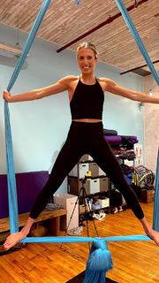 Lexie Hull feet photo thumbnail