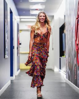 Lexie Hull feet photo thumbnail