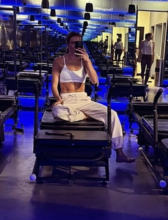 Lexie Hull feet photo thumbnail