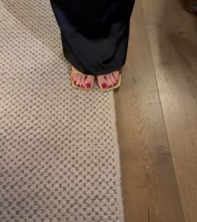 Lexie Hull feet photo thumbnail