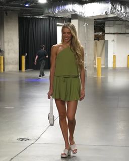 Lexie Hull feet photo 7