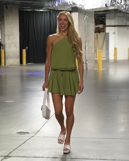 Lexie Hull feet photo 6