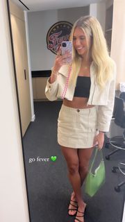 Lexie Hull feet photo 1