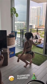 Lexy Panterra feet photo thumbnail