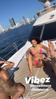 Lexy Panterra feet photo thumbnail