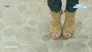 Leyla Lidya Tugutlu feet photo 10