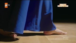 Leyla Lidya Tugutlu feet photo 4