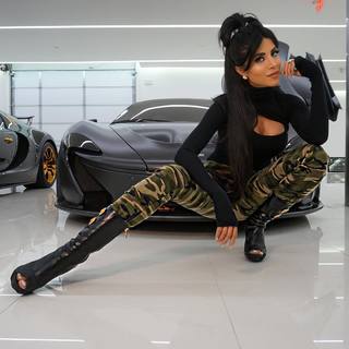 Leyla Milani feet photo thumbnail