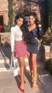 Leyla Milani feet photo thumbnail