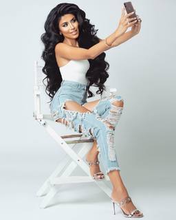 Leyla Milani feet photo thumbnail