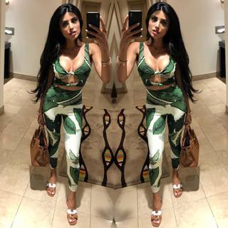 Leyla Milani feet photo thumbnail