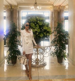 Leyla Milani feet photo thumbnail