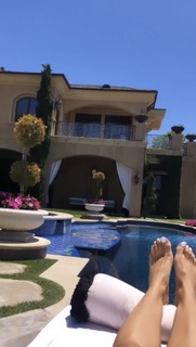 Leyla Milani feet photo thumbnail