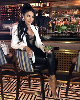 Leyla Milani feet photo thumbnail