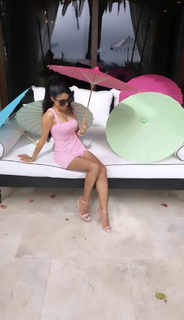 Leyla Milani feet photo thumbnail