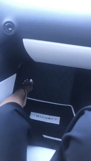 Leyla Milani feet photo thumbnail