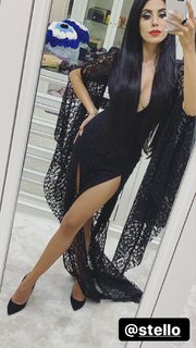 Leyla Milani feet photo thumbnail