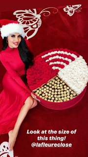 Leyla Milani feet photo thumbnail