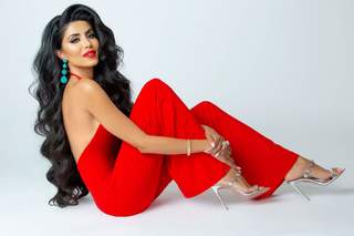 Leyla Milani feet photo thumbnail