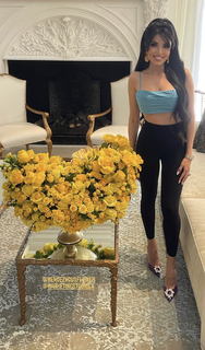 Leyla Milani feet photo thumbnail