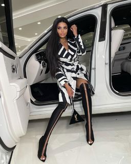Leyla Milani feet photo thumbnail