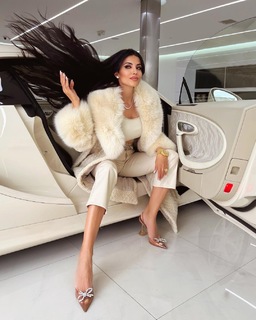 Leyla Milani feet photo thumbnail