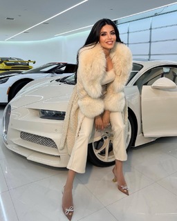 Leyla Milani feet photo thumbnail