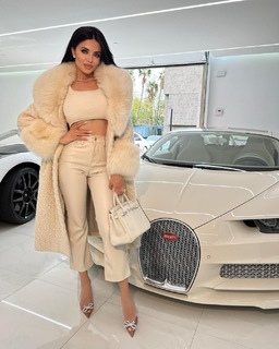 Leyla Milani feet photo thumbnail