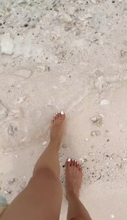 Leyla Milani feet photo thumbnail