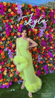 Leyla Milani feet photo thumbnail