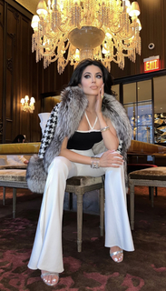 Leyla Milani feet photo thumbnail