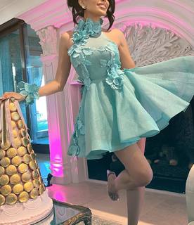 Leyla Milani feet photo thumbnail