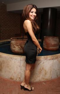 Leyla Milani feet photo thumbnail