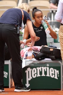 Leylah Fernandez feet photo 16